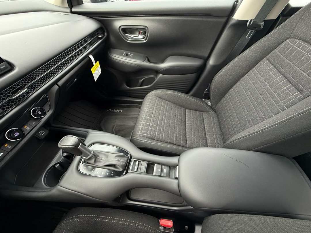 2025 Honda HR-V LX - Image 27
