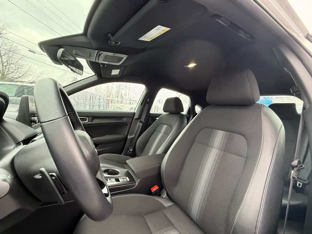 2025 Honda Civic Sport - Image 31