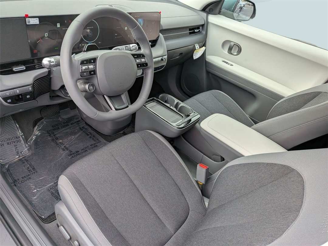 2025 Hyundai Ioniq 5 SE - Image 12