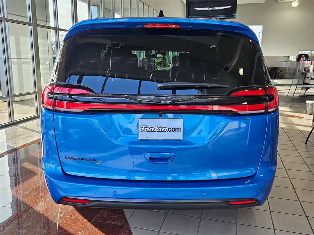 2026 Chrysler Pacifica Select - Image 5
