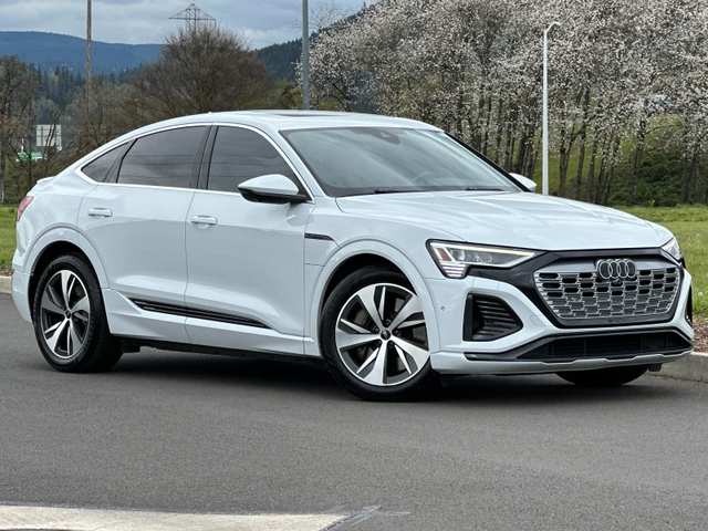 2024 Audi Q8 Sportback E-Tron Premium Plus