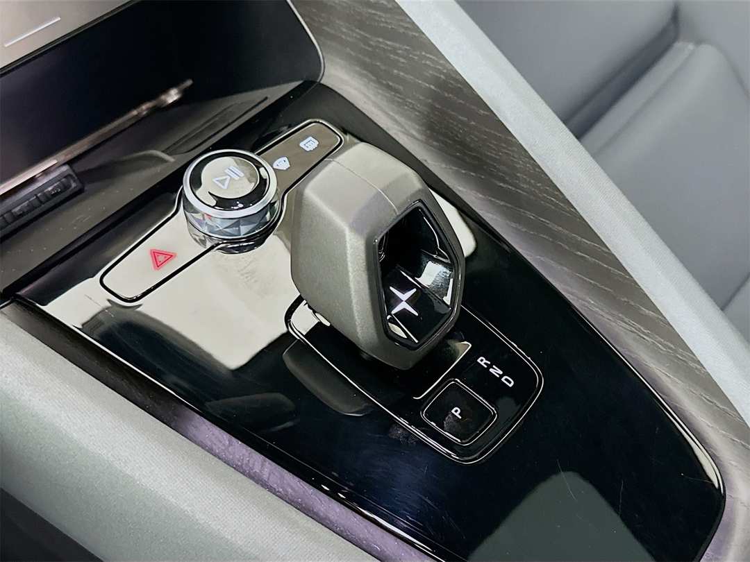 2023 Polestar 2 Long Range Dual Motor - Image 17