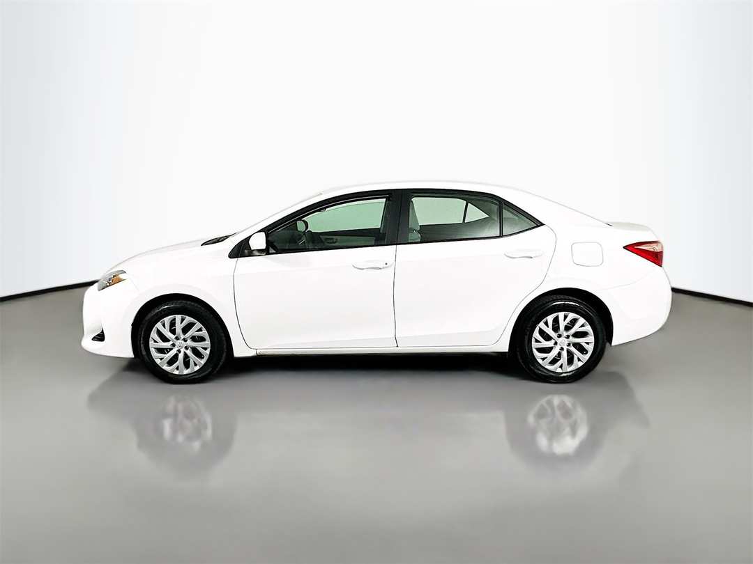 2019 Toyota Corolla LE - Image 4