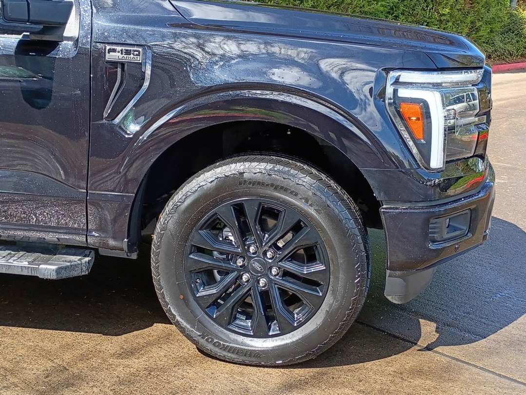 2025 Ford F-150 Lariat - Image 2