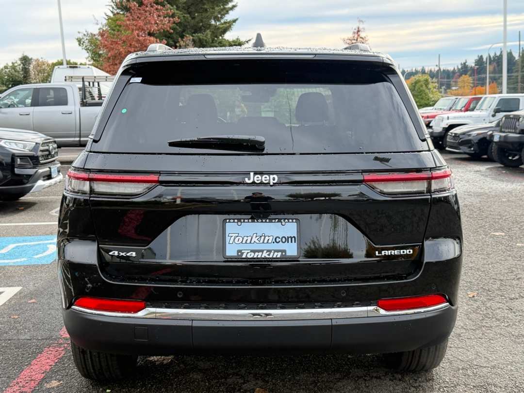 2025 Jeep Grand Cherokee Laredo X - Image 7