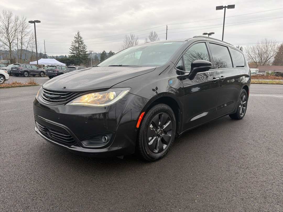 2019 Chrysler Pacifica Limited - Image 3