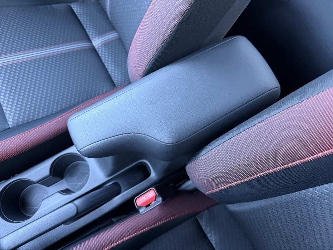 2025 Nissan Versa 1.6 SR - Image 24