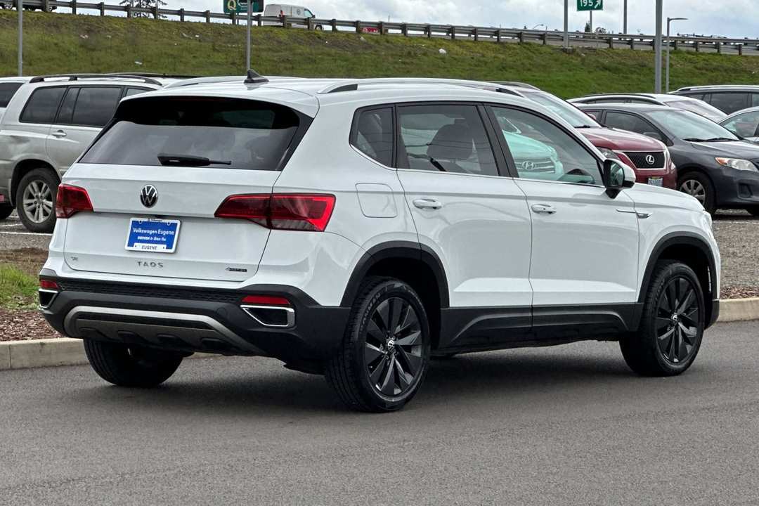 2022 Volkswagen Taos 1.5T SE - Image 3