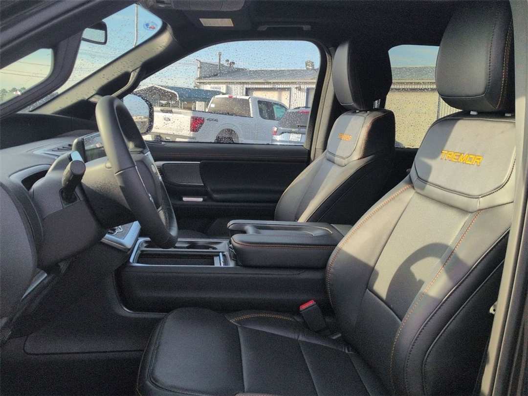 2026 Ford Expedition Tremor - Image 13