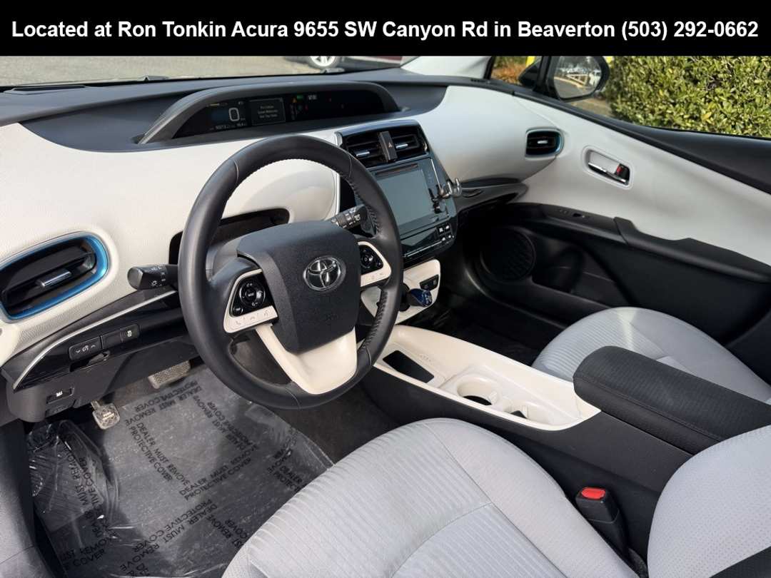 2017 Toyota Prius Three - Image 17