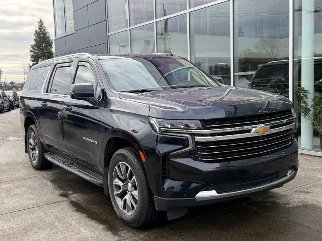 2022 Chevrolet Suburban LT - Image 2