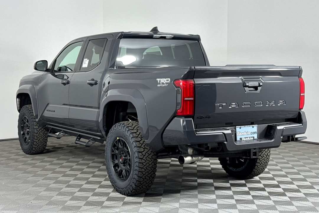 Toyota Tacoma - Image 5