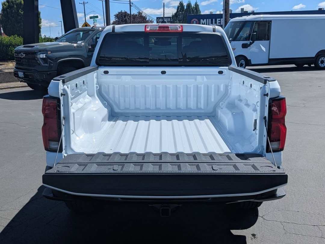 2025 Chevrolet Colorado Z71 - Image 25