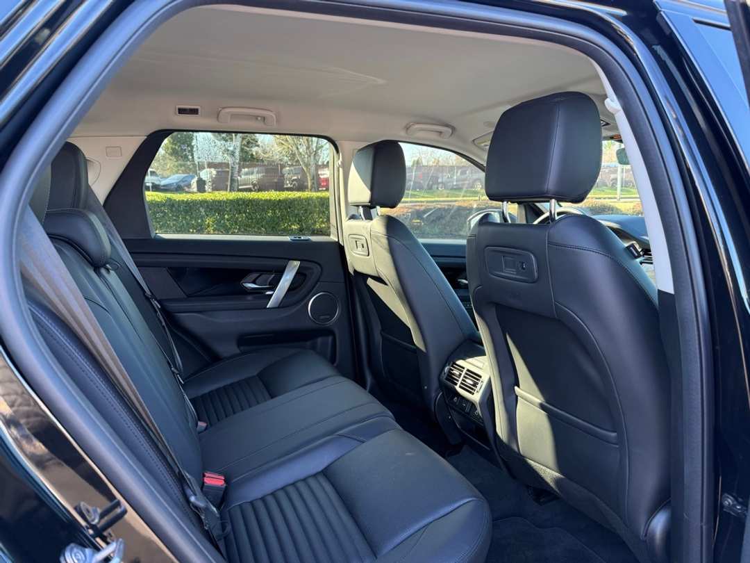 2023 Land Rover Discovery Sport SE - Image 21
