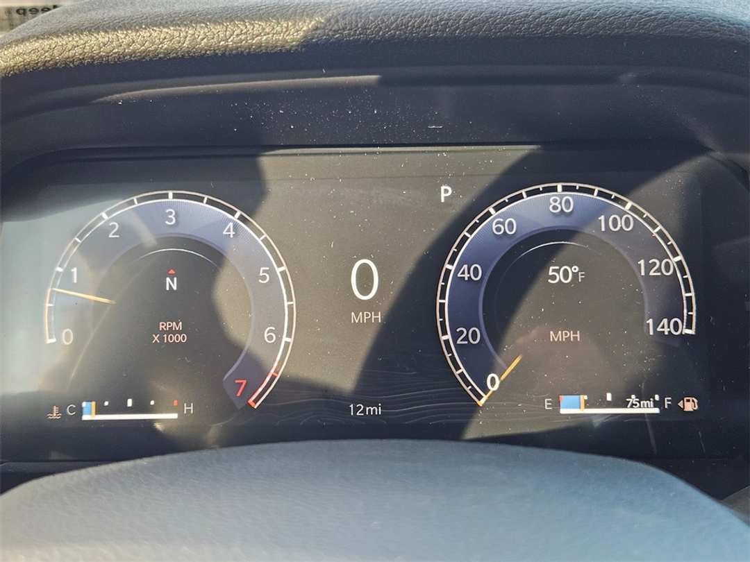 2025 Jeep Grand Cherokee L Altitude X - Image 16