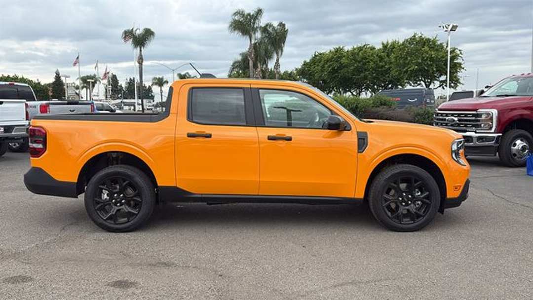 2026 Ford Maverick XLT - Image 2