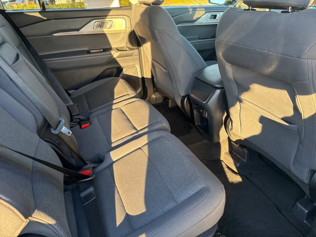 2025 Ford Explorer Active - Image 26