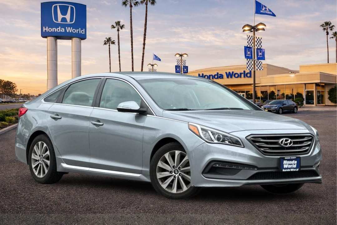 2016 Hyundai Sonata Sport - Image 2
