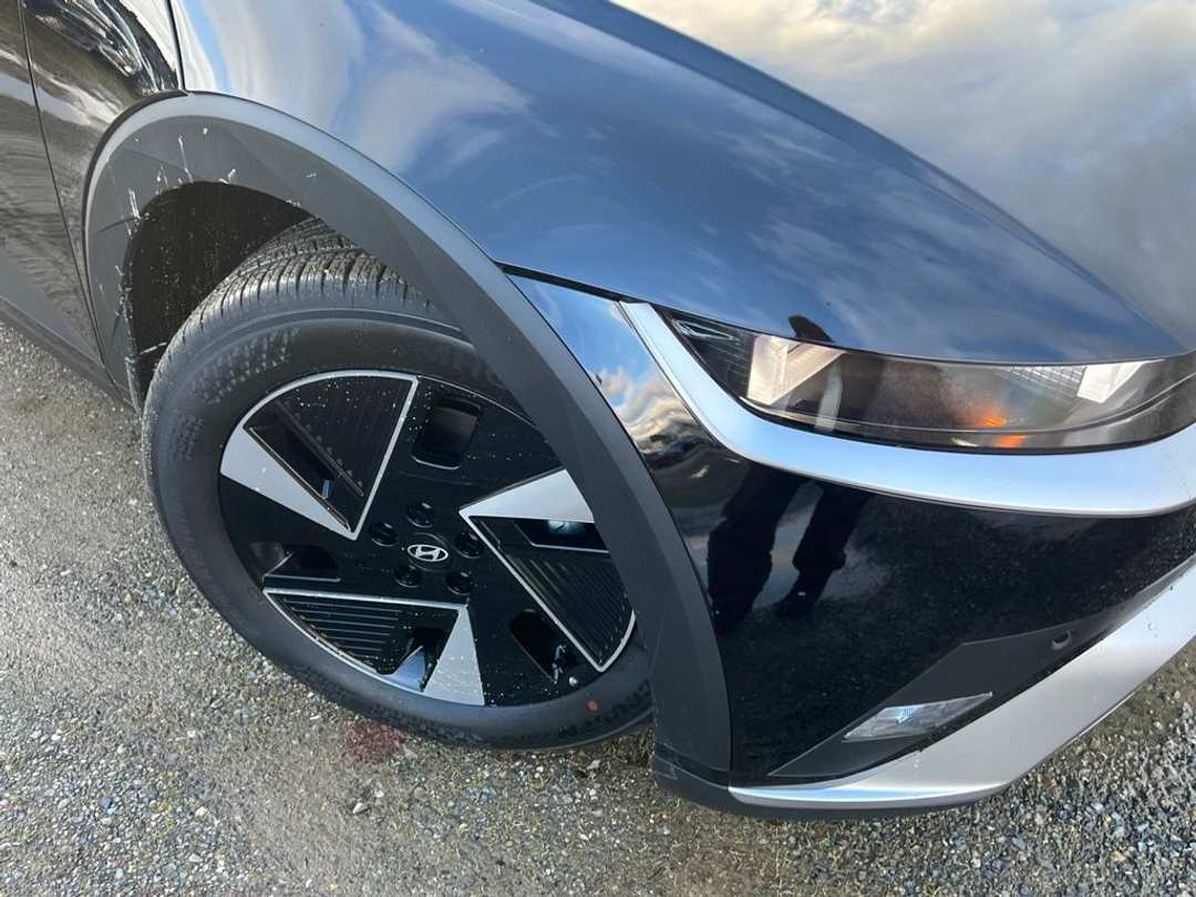 2026 Hyundai Ioniq 5 SEL - Image 2