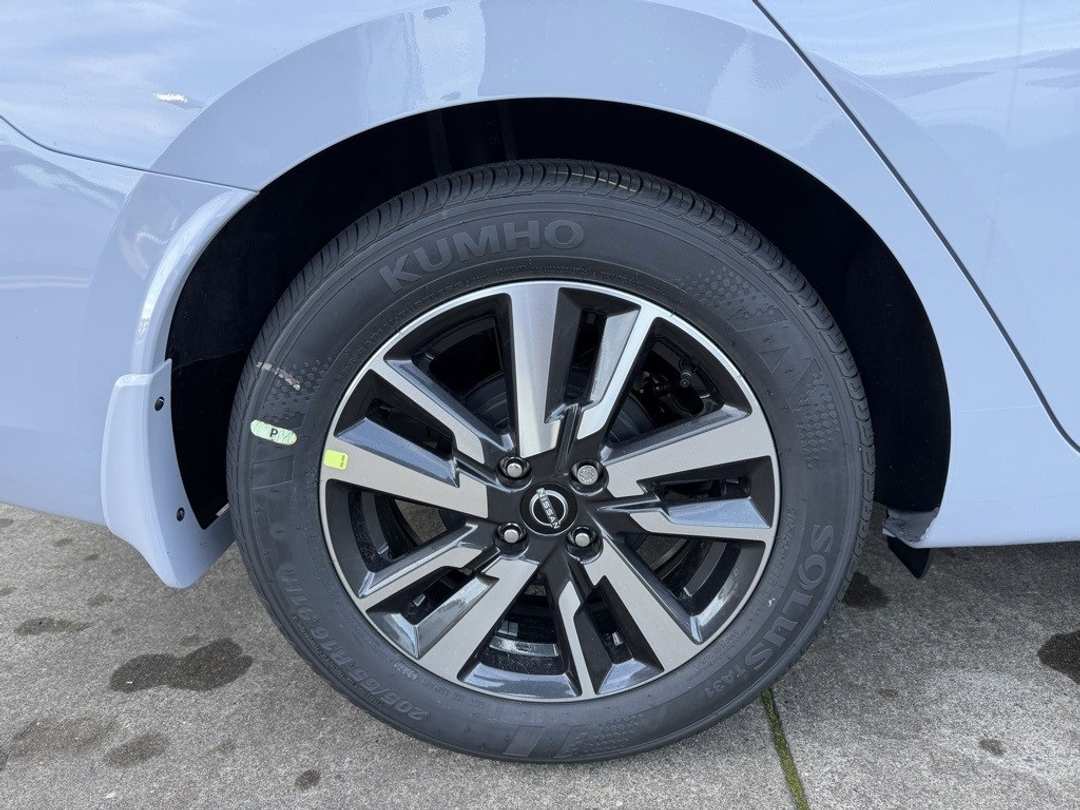 2025 Nissan Versa 1.6 SV - Image 15