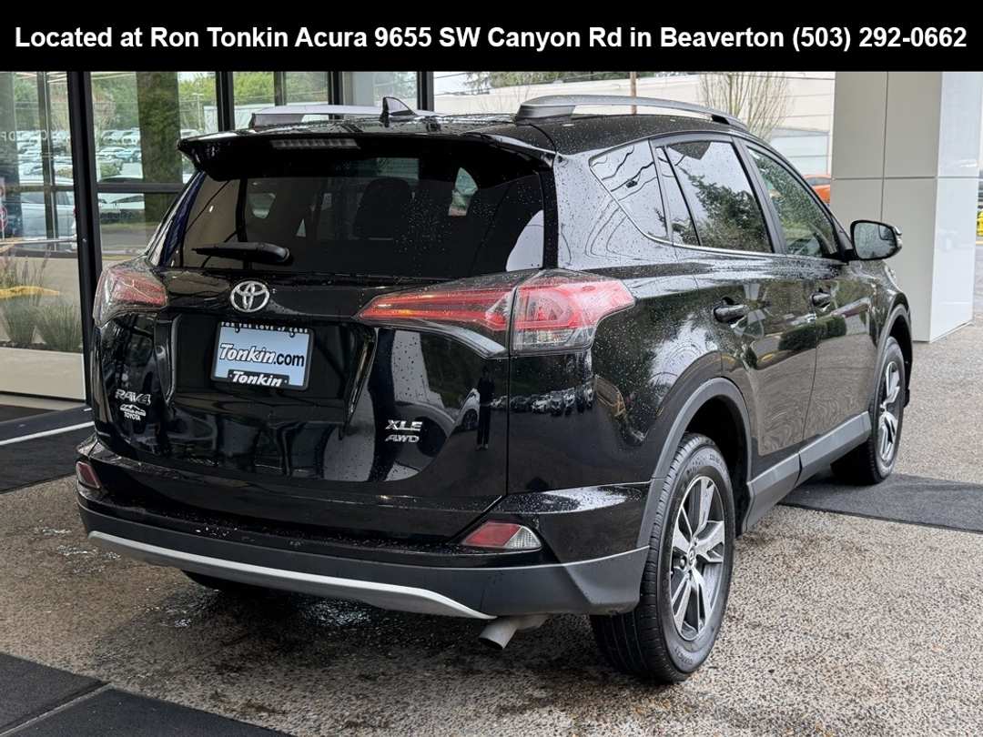 2016 Toyota Rav4 XLE - Image 7