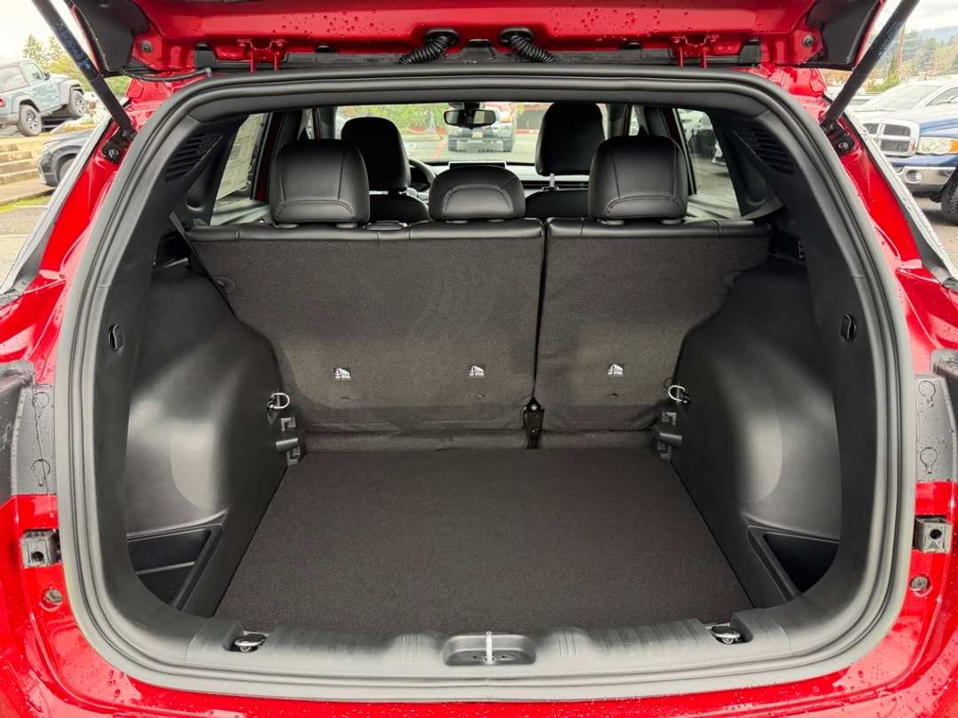 2026 Jeep Compass Latitude - Image 11