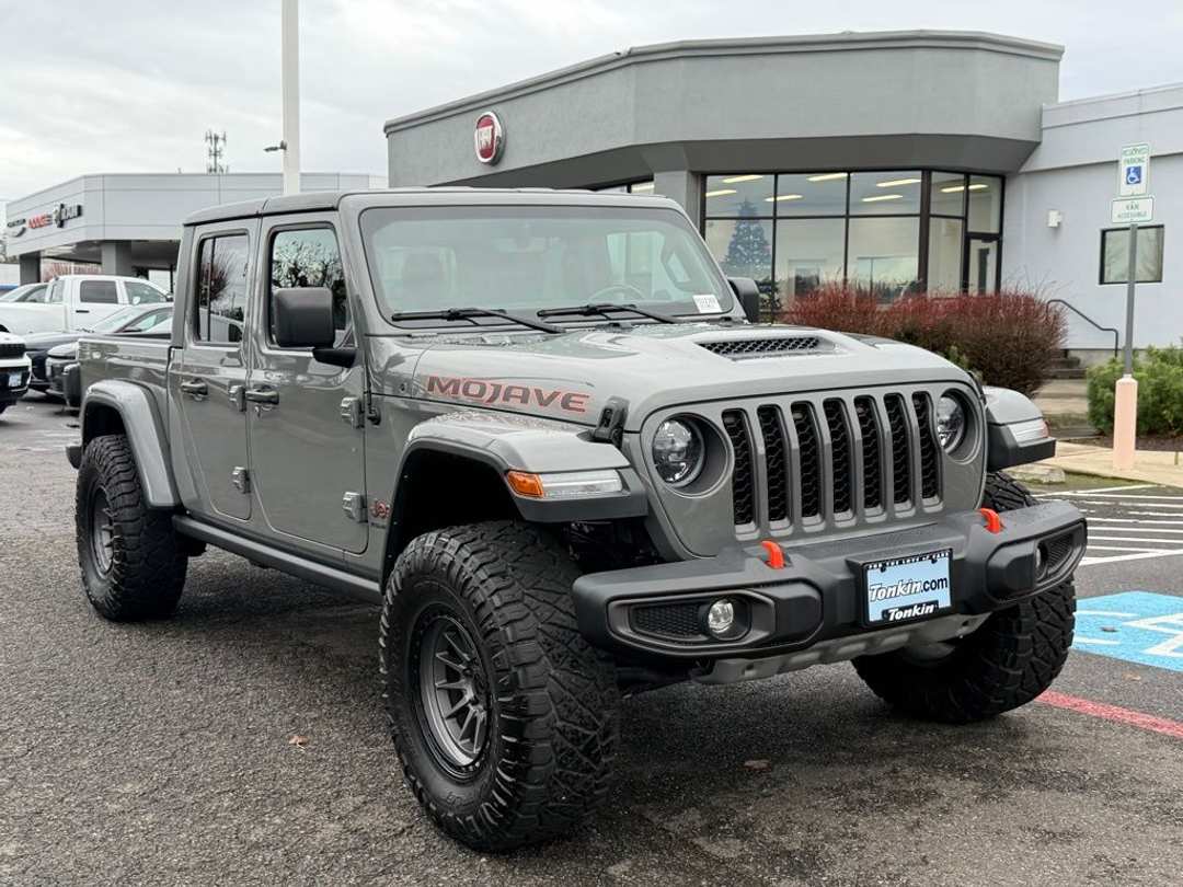2023 Jeep Gladiator Mojave - Image 2
