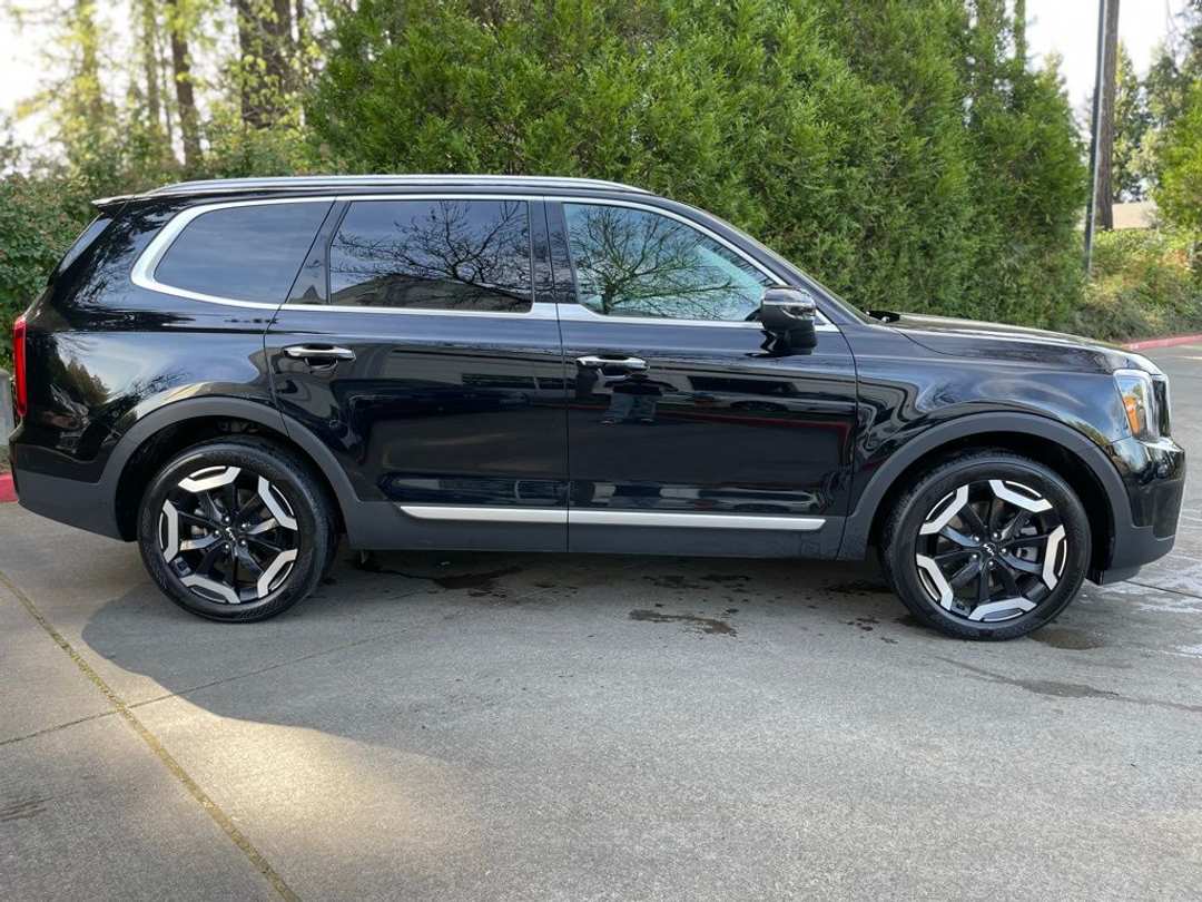 2025 Kia Telluride S - Image 3
