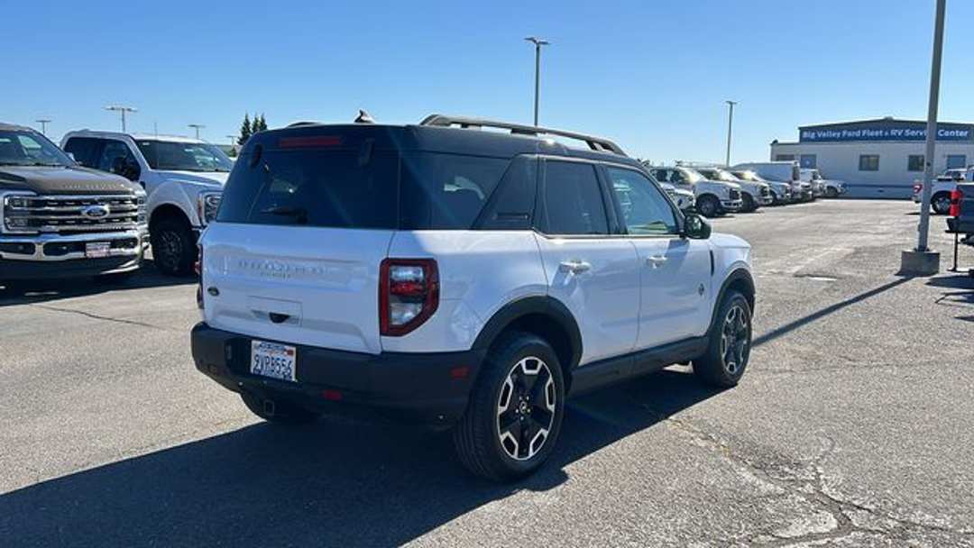 2022 Ford Bronco Sport Outer Banks - Image 3
