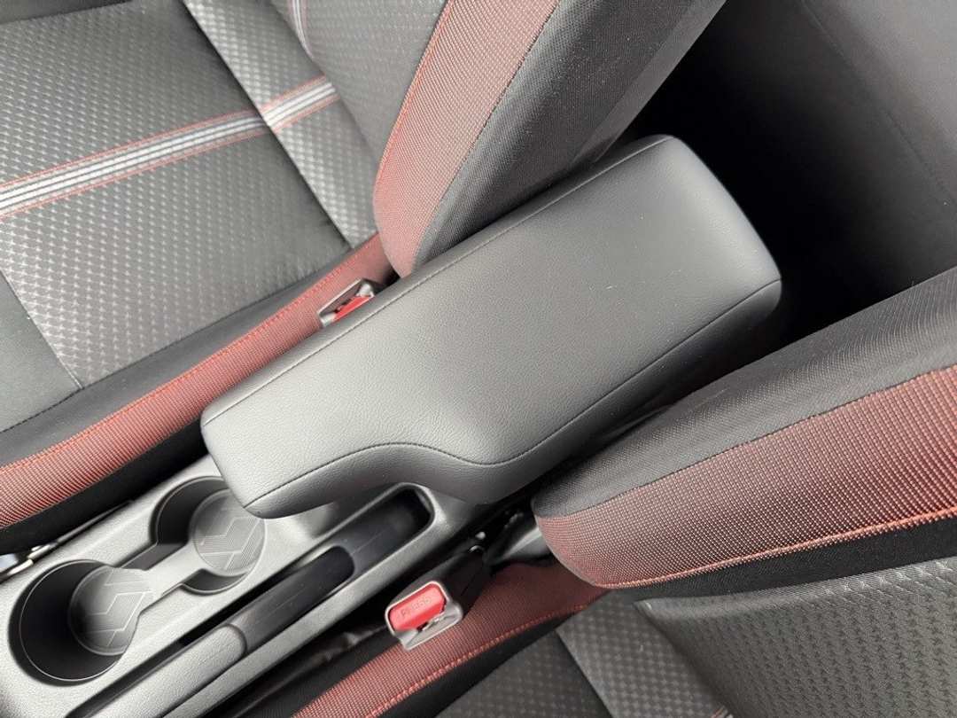 2025 Nissan Versa 1.6 SR - Image 24