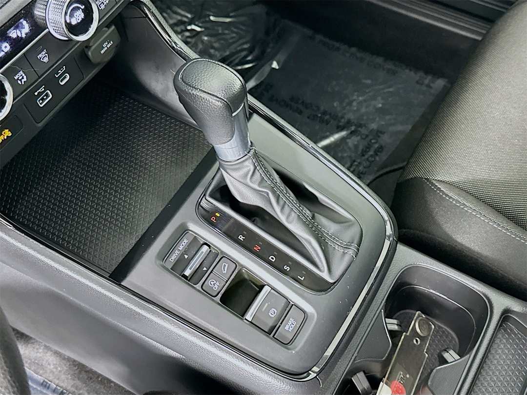 2025 Honda CR-V EX - Image 16