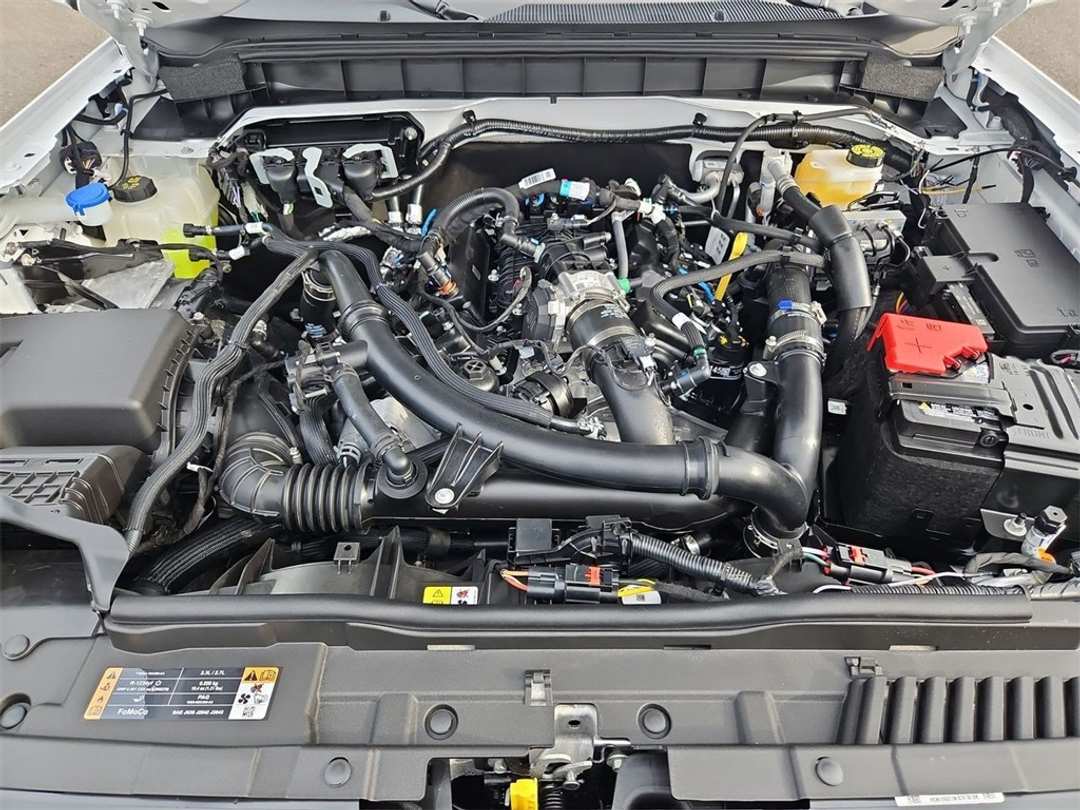 2025 Ford Bronco Outer Banks - Image 34