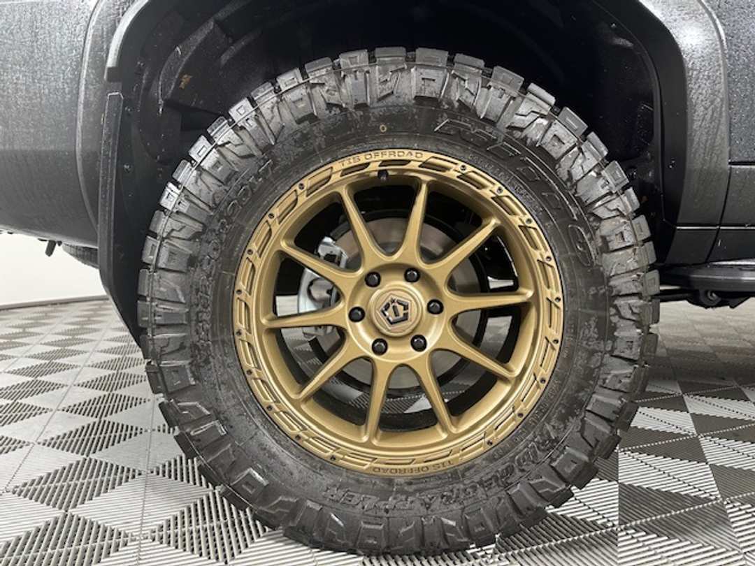 Toyota Land Cruiser - Image 5