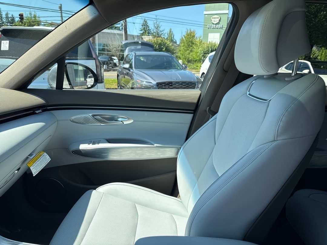 2026 Genesis Electrified Gv70 - Image 32