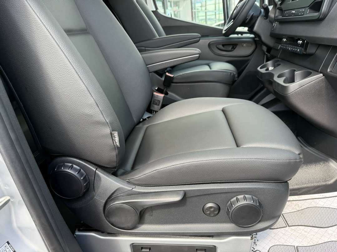 2024 Mercedes-Benz Sprinter 2500 Passenger 170 WB - Image 17