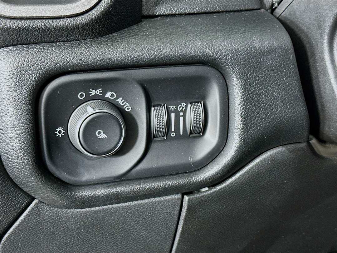 2019 Ram 2500 Tradesman - Image 11