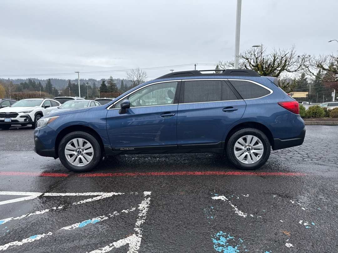 2019 Subaru Outback 2.5i Premium - Image 5