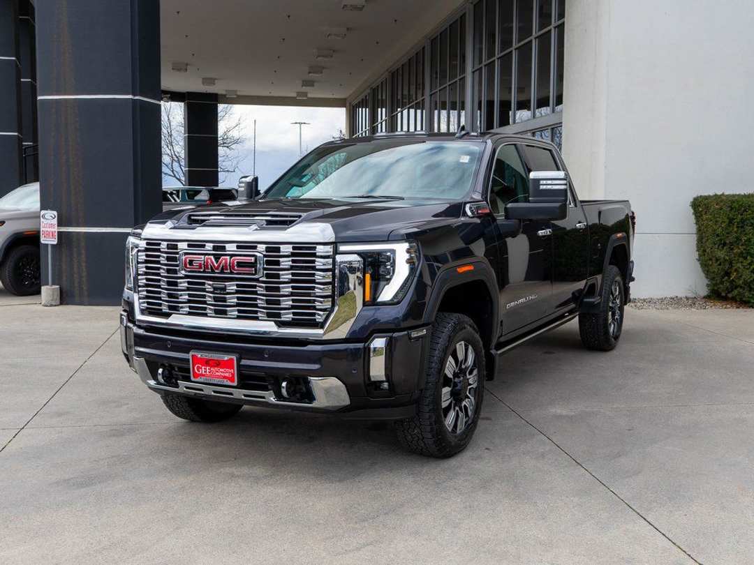 2024 GMC Sierra 2500Hd Denali - Image 3