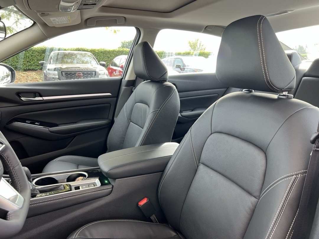 2025 Nissan Altima 2.5 SL - Image 14