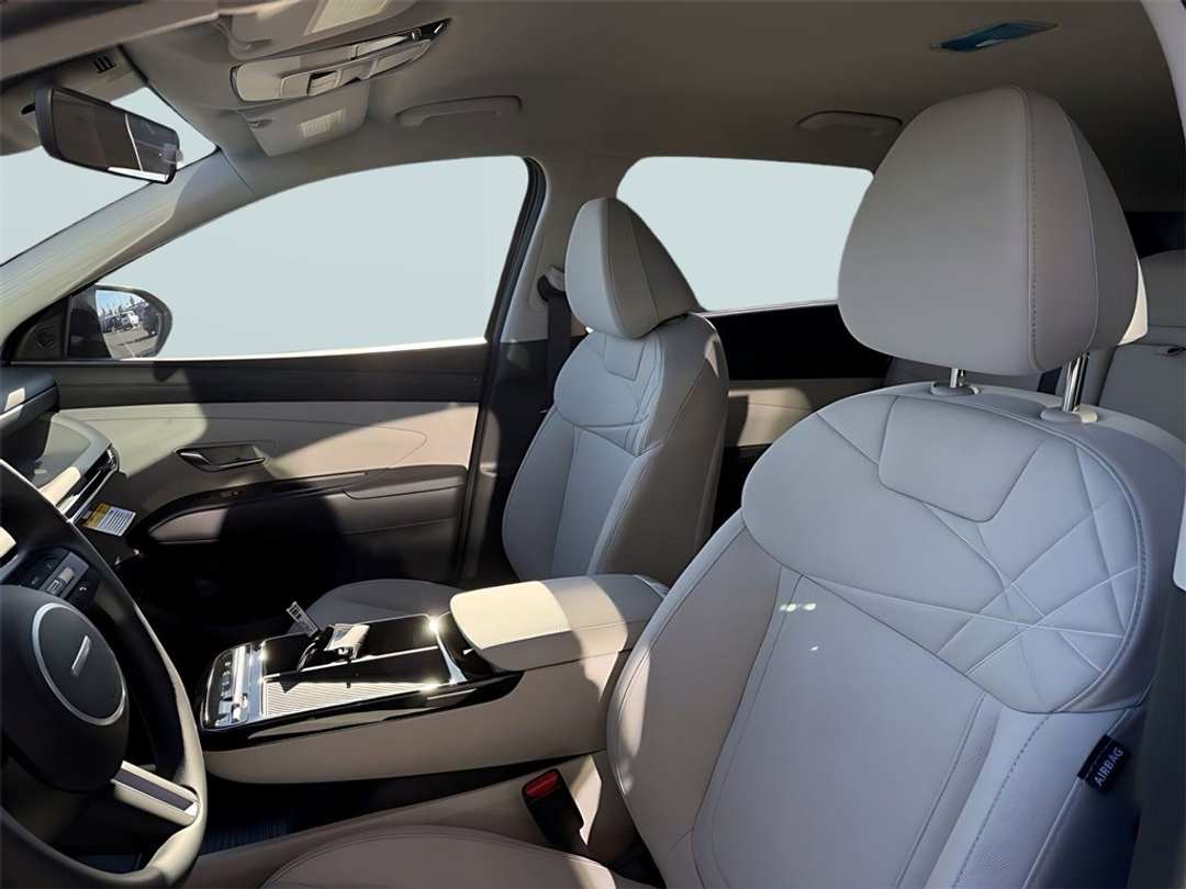 2026 Hyundai Tucson SEL - Image 16