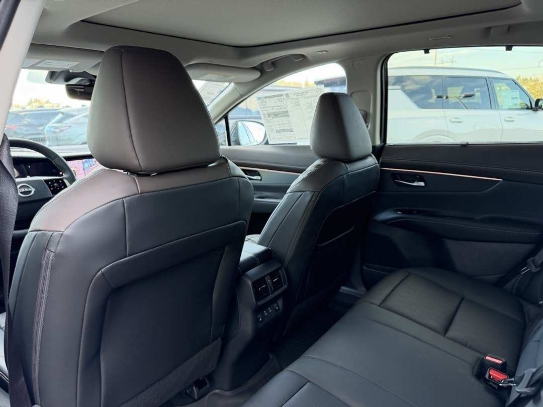 2026 Nissan Murano Platinum - Image 32