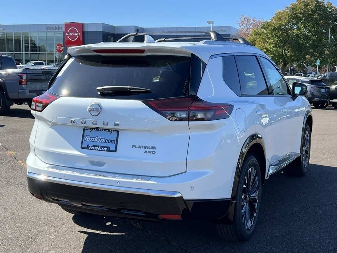 2026 Nissan Rogue Platinum - Image 7