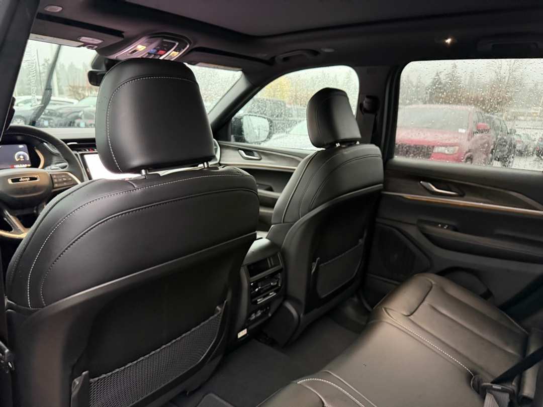2025 Jeep Grand Cherokee Limited - Image 31
