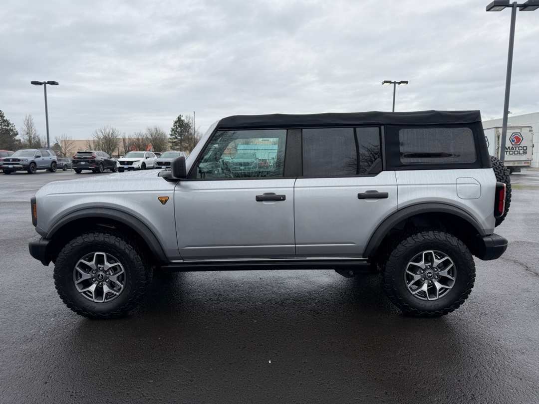 2022 Ford Bronco Badlands - Image 5