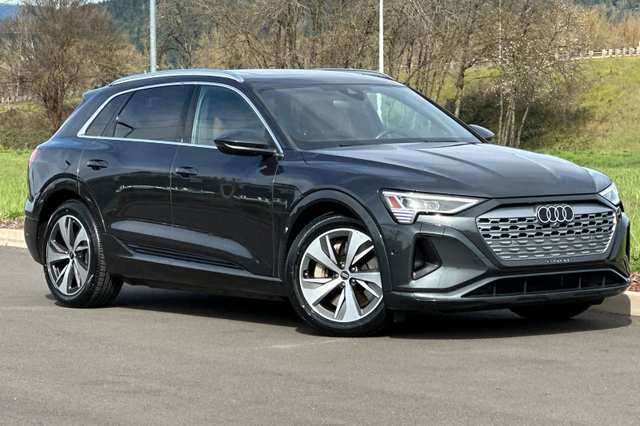 2024 Audi Q8 E-Tron Premium Plus