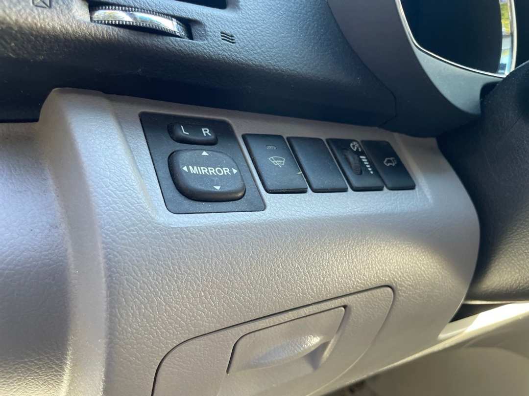 2009 Toyota Highlander Limited - Image 7