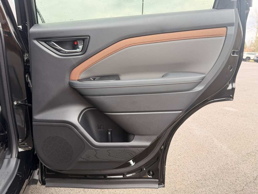 2026 Subaru Forester Sport - Image 22