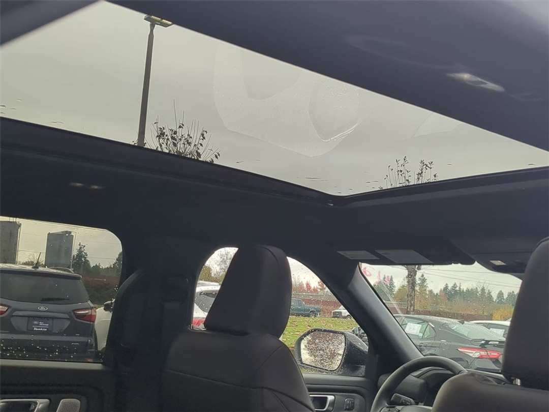 2026 Ford Explorer Platinum - Image 31