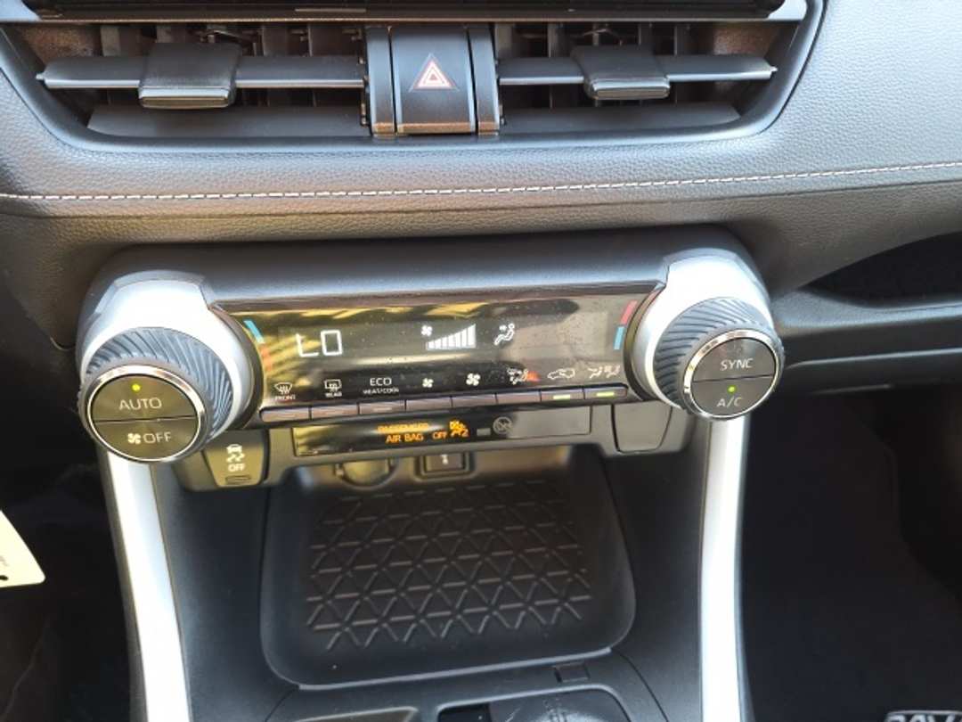 2020 Toyota Rav4 LE - Image 19