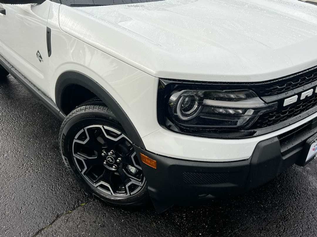 2026 Ford Bronco Sport Outer Banks - Image 2